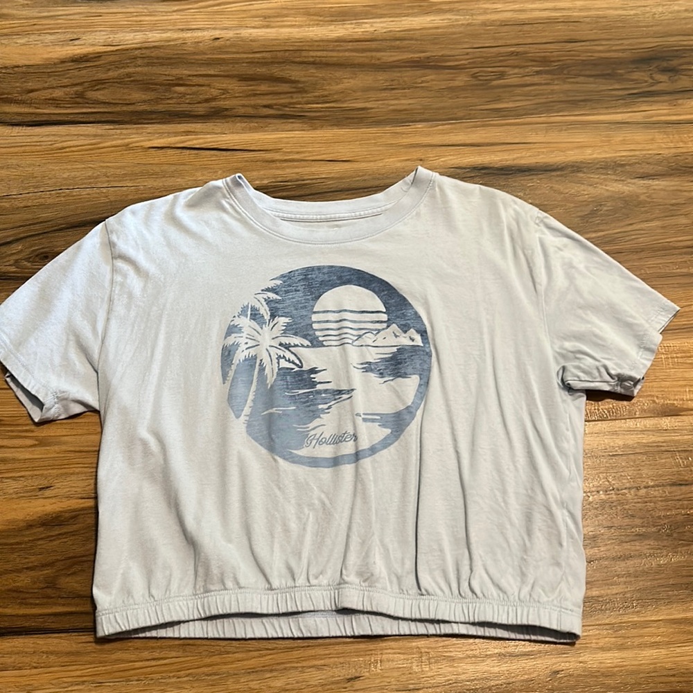 Hollister light blue cropped tshirt